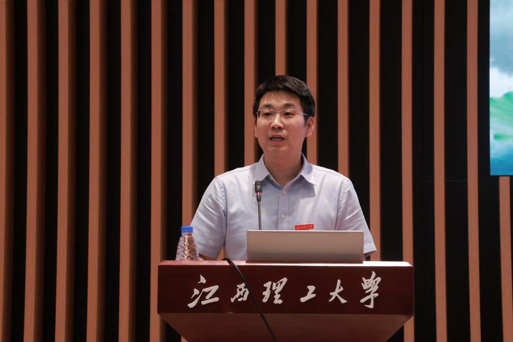 曾国华.jpg